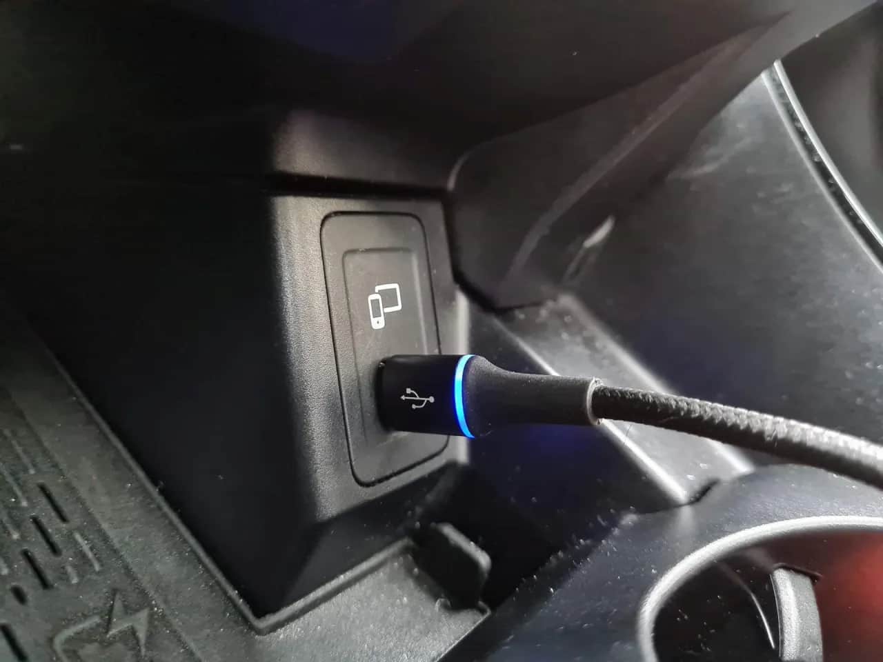 Najlepszy kabel USB C do Android Auto - uniknij problemów z kompatybilnością